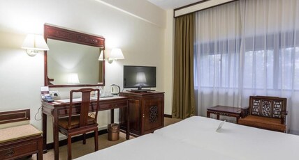 Hotel Grand Pacific Room Type - Deluxe Room