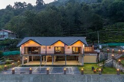 EKOSTAY - Over the Stream Villa