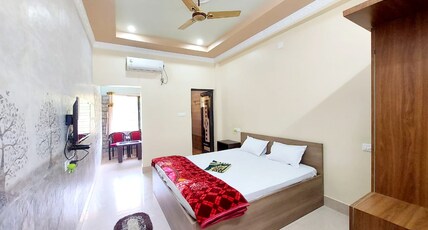 Aappayan guest house & restaurant Room Type - Budget Family Balcony Room-1st Floor(Non Ac)