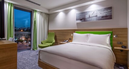 Hampton by Hilton Istanbul Zeytinburnu Room Type - QUEEN ACCESSIBLE ROOM NS