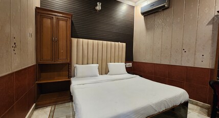 Hotel Maa Residency Lodge Room Type - Deluxe Room AC