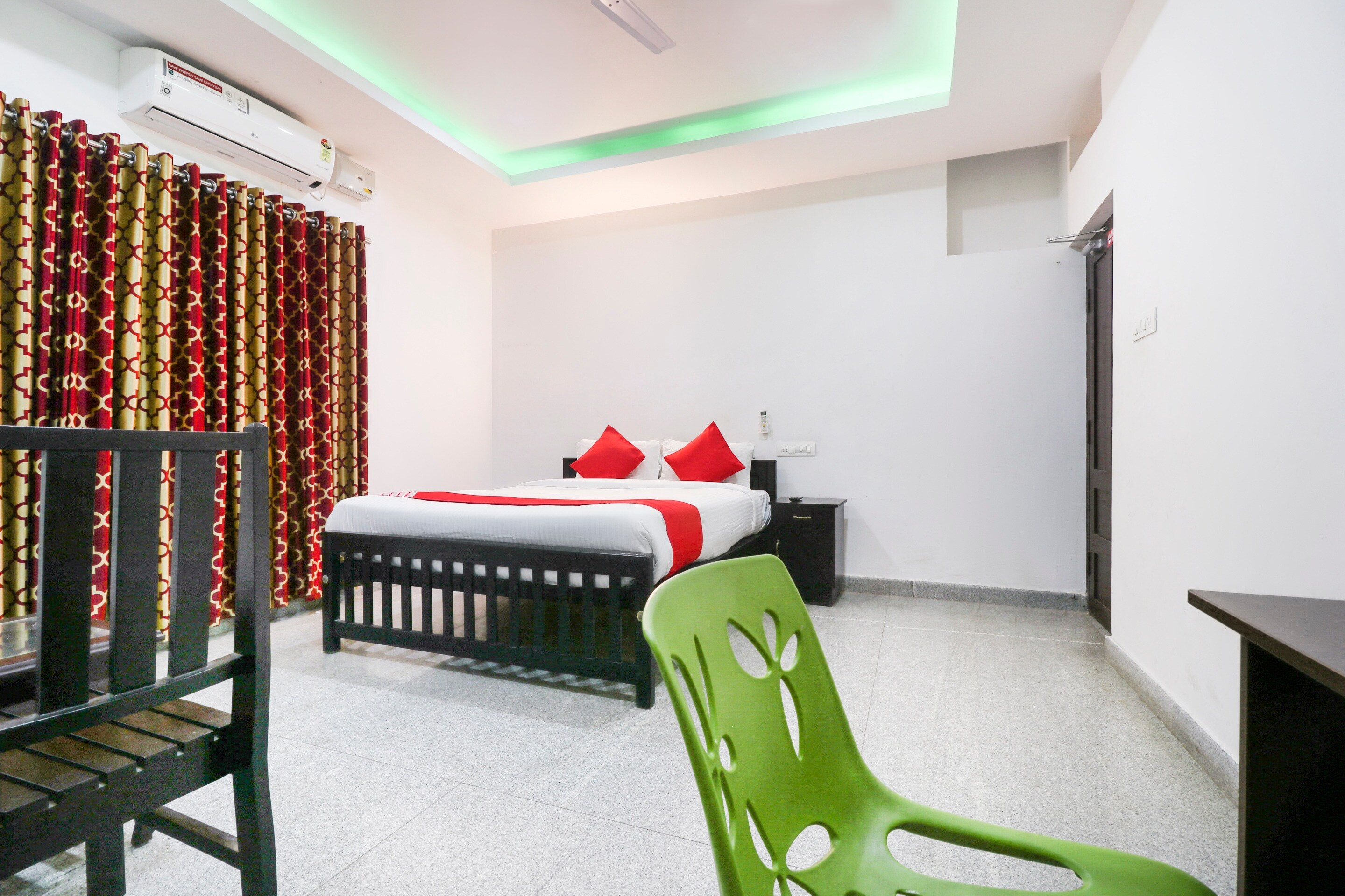 Hotel O Aluva Town - Tap to explore photos