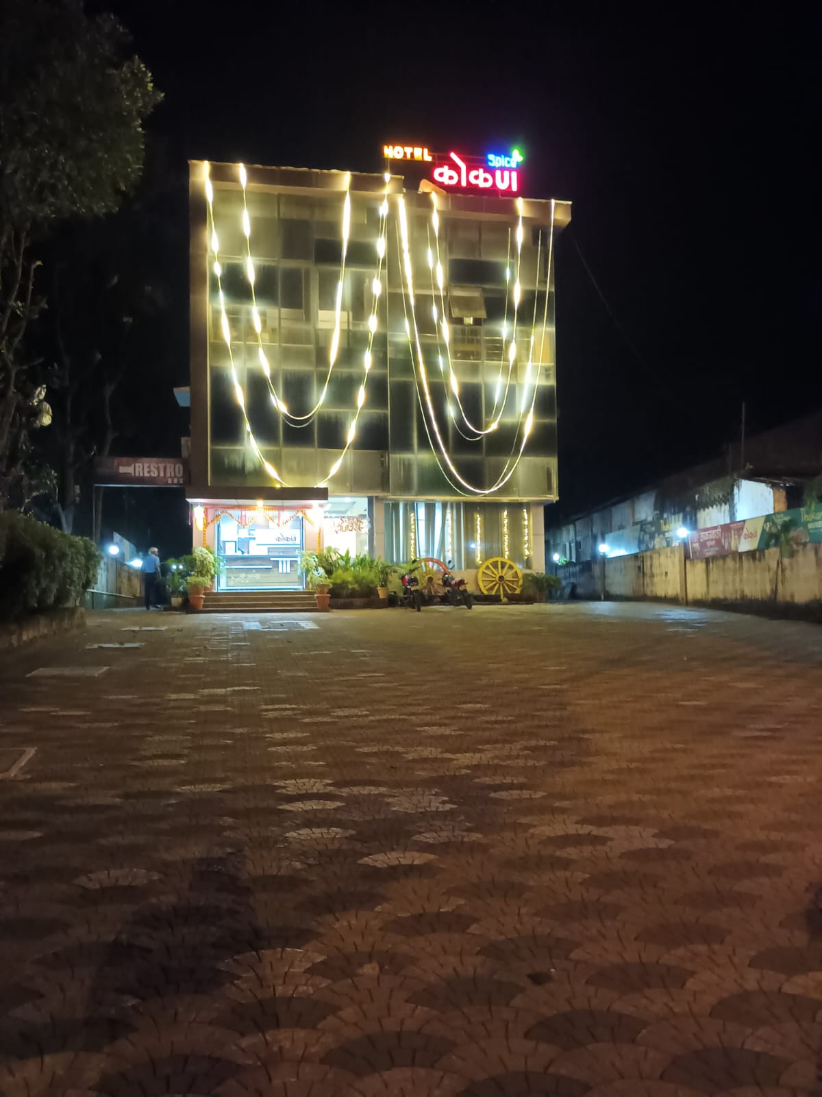 Hotel Spice Kokan - Tap to explore photos