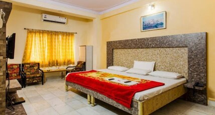Hotel Sagar palace Room Type - Deluxe AC