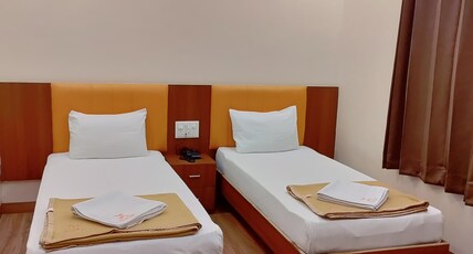 Hotel The Saffron Inn Room Type - Deluxe AC Twin Bed