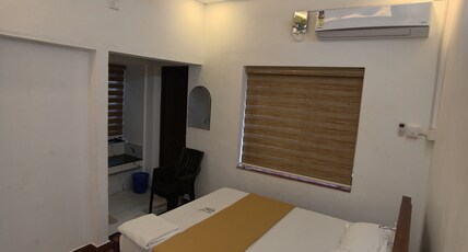 RAM'S HEAVEN HOMESTAY GURUVAYUR Room Type - Standard AC Room