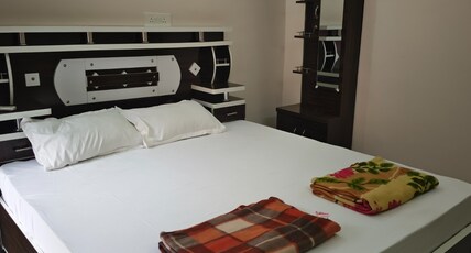 Omji Ashram - Ramayanam Room Type - Deluxe Double Room 