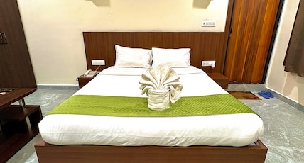 Grand Meridian Hotel & Restaurant Room Type - Deluxe Room Grand Meridian Hotel & Restaurant Room Type - Deluxe Room