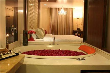 Hotel Aura @ New Delhi Railway Station