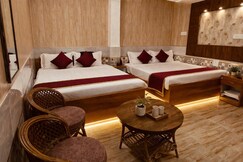 Tripathi's Rampath Inn Ayodhya / Near Rammandir