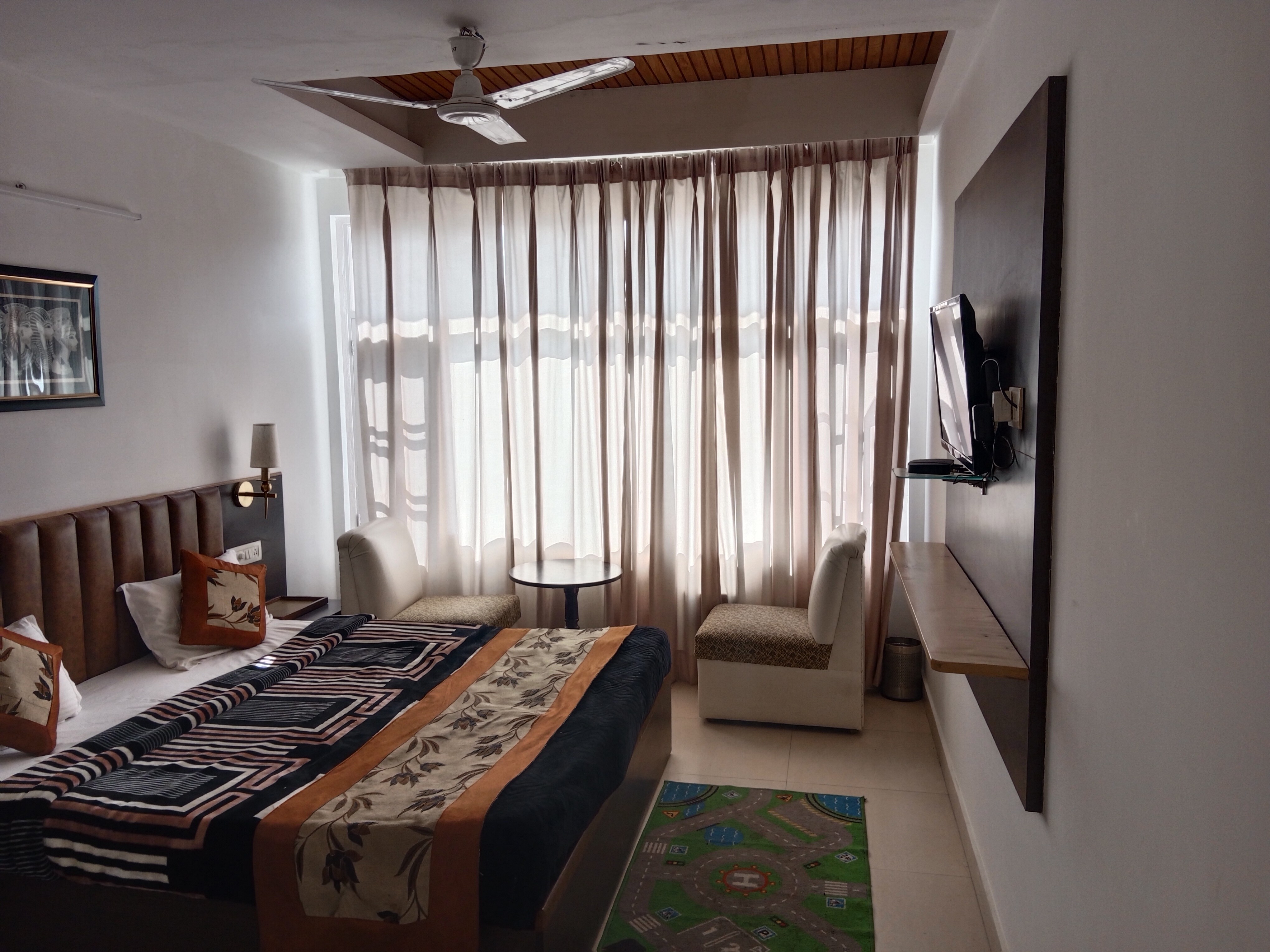 HOTEL CITY HEIGHTS - Tap to explore photos