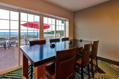 Holiday Inn Express & Suites PETOSKEY