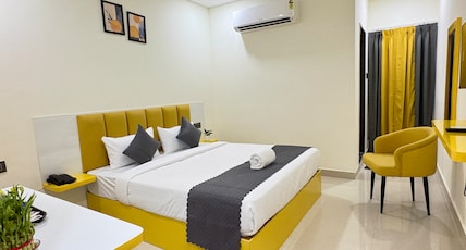 Yellow Sapphire Hotel DLF Cyber City Room Type - Deluxe Yellow Sapphire Hotel DLF Cyber City Room Type - Deluxe