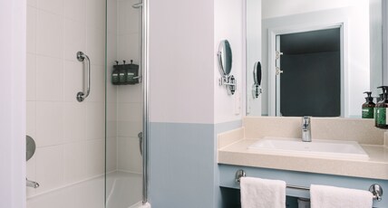 Holiday Inn WINCHESTER Room Type - 1 Super King Grand