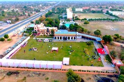 Hotel Aashish Resort, Laxmangarh