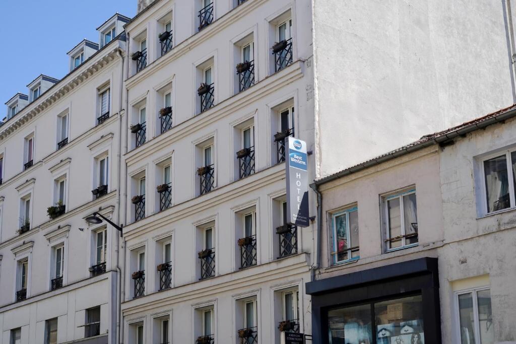 Montmartre Saint Pierre Hotel - Tap to explore photos