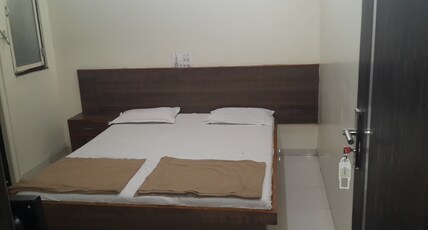 Dhanlaxmi Inn Room Type - Non AC Room