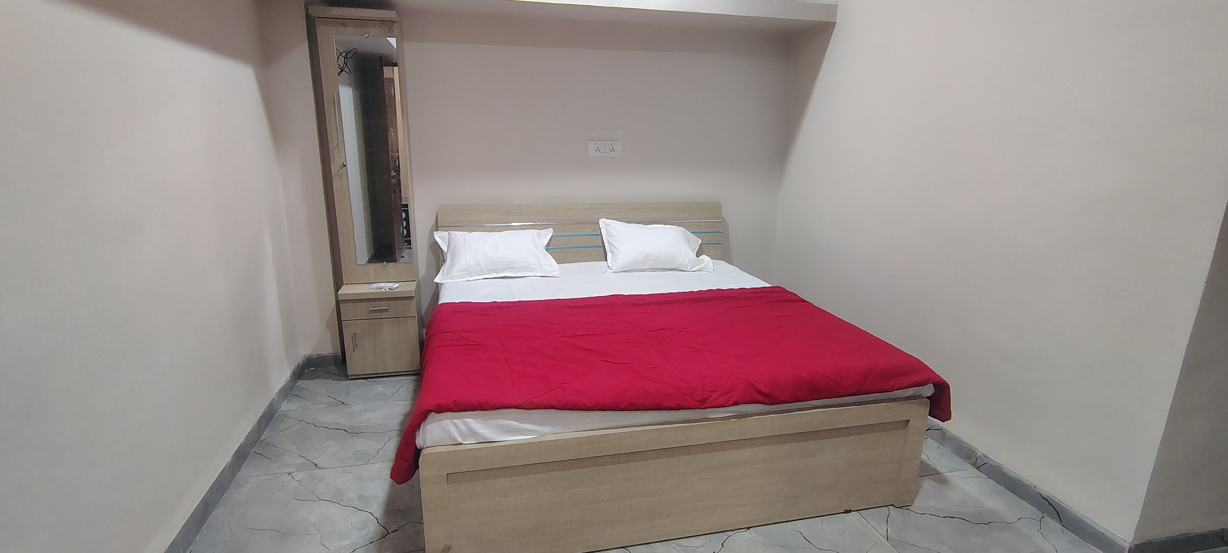 Siya Home Stay - Tap to explore photos