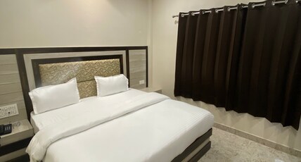 Hotel Blue Sky Room Type - Super Deluxe Room