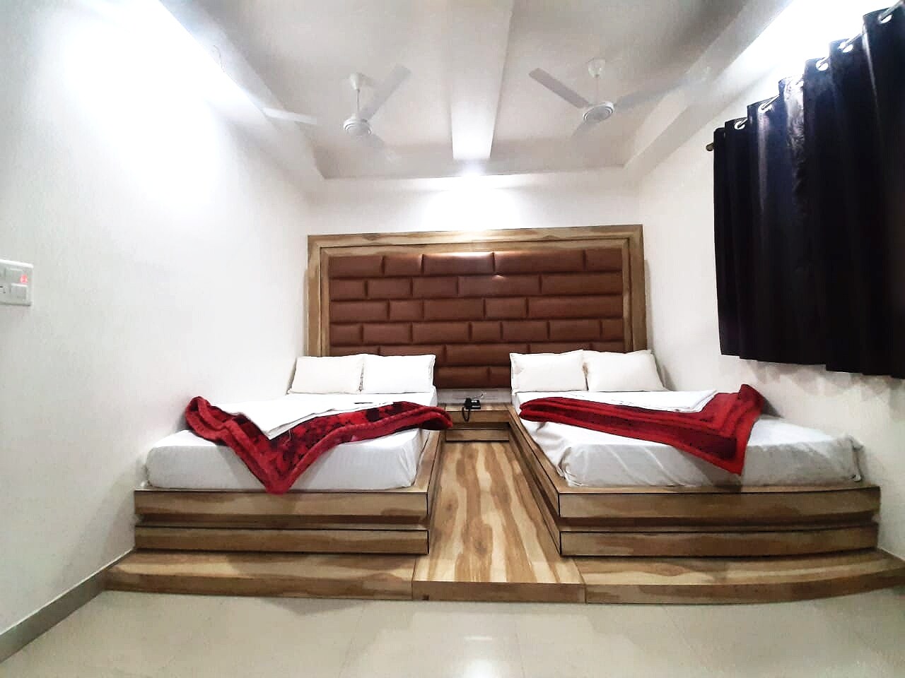 HOTEL R G PALACE - Tap to explore photos