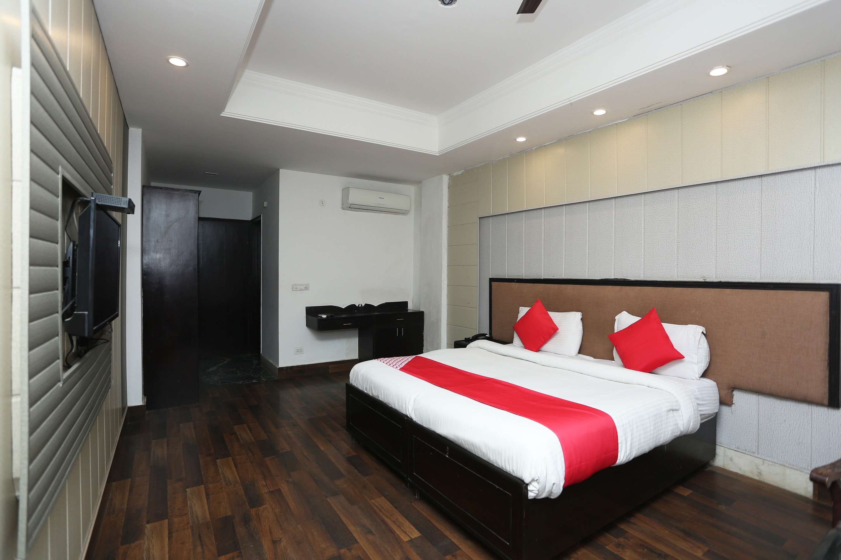 Hotel O The Avenue Residency - Tap to explore photos