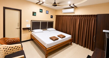 RAGHU RESIDENCY SAMALKOTA Room Type - Ac Deluxe RAGHU RESIDENCY SAMALKOTA Room Type - Ac Deluxe