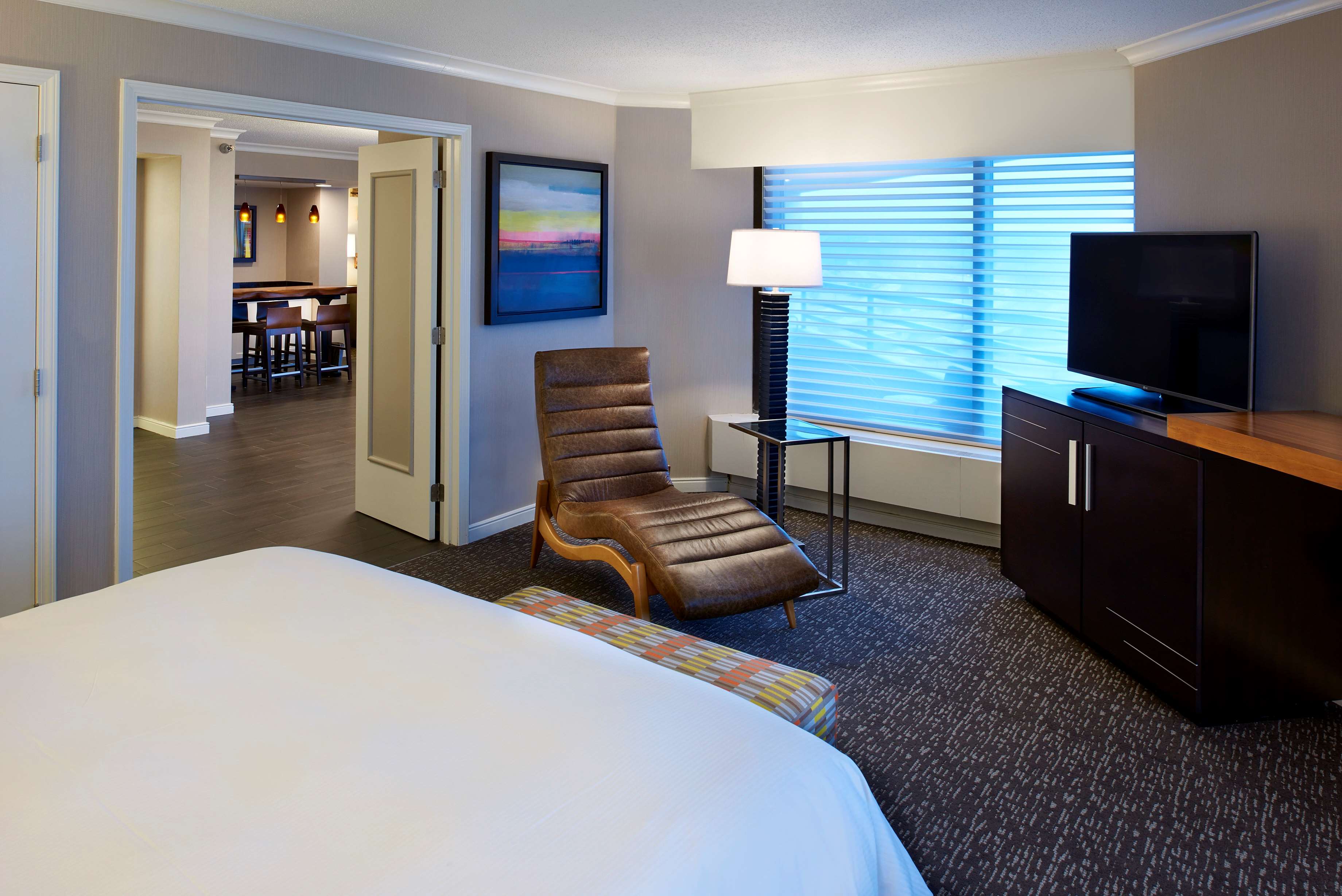 Hilton Minneapolis-St. Paul Airport - Tap to explore photos