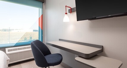 avid Hotels Billings West, an IHG Hotel Room Type - 1 King Standard Communications Accessible