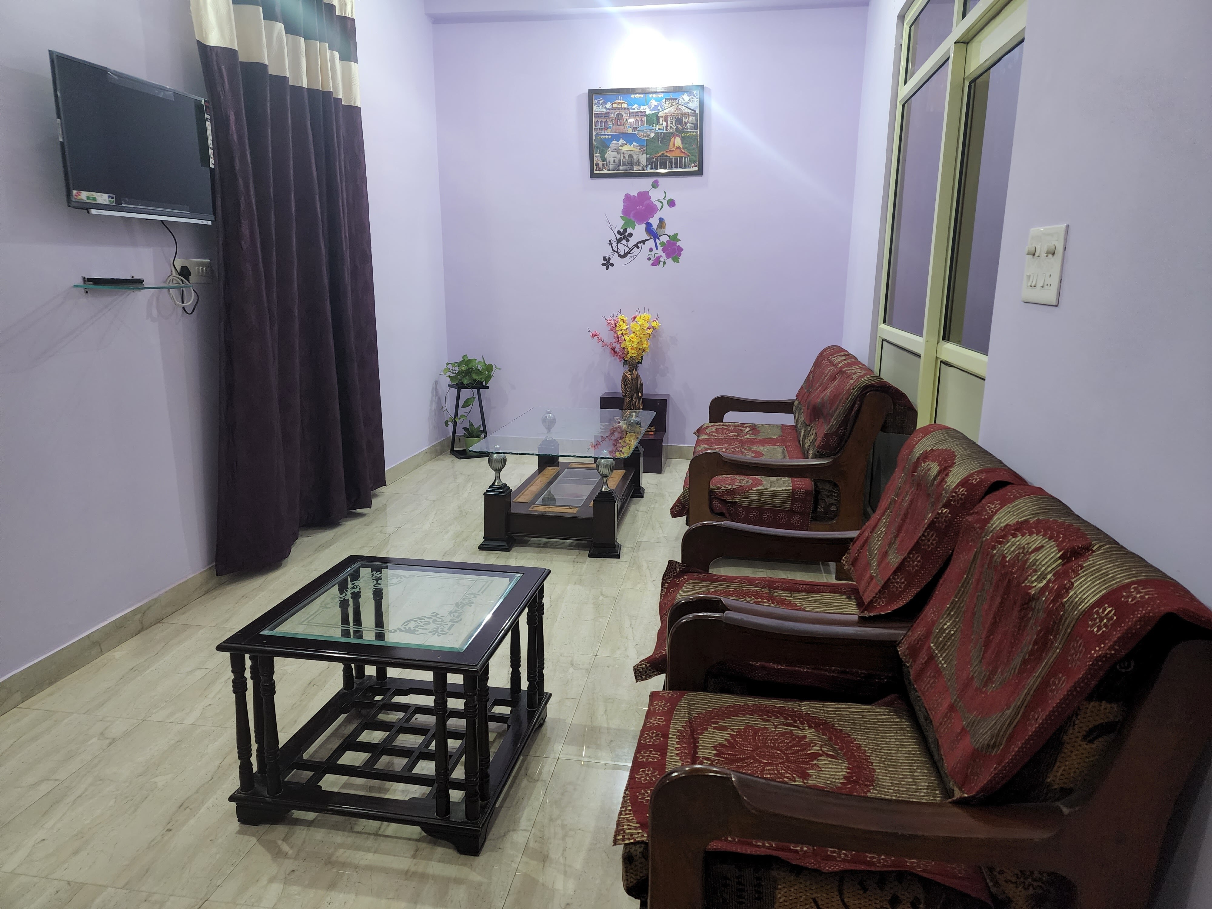 Daksh HomeStay - Tap to explore photos