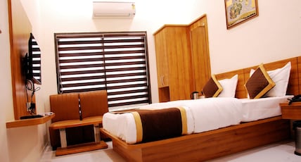 Hotel Wing Orbit Room Type - Executive Room Hotel Wing Orbit Room Type - Executive Room
