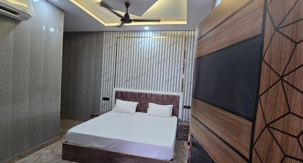 Hay Prabhu Room Type - Deluxe Double Bed Room