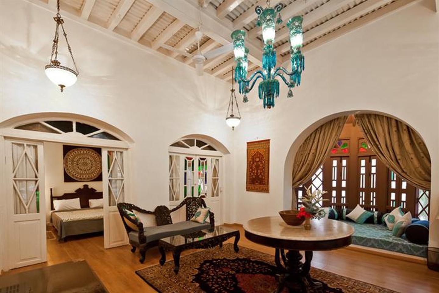 Divan's Bungalow - Tap to explore photos