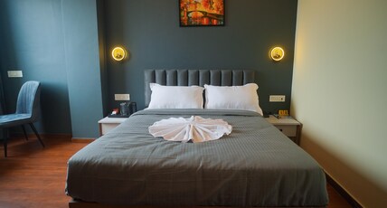 Meraki Hotels & Resorts Sikkim Room Type - Deluxe Double Room with City View Meraki Hotels & Resorts Sikkim Room Type - Deluxe Double Room with City View