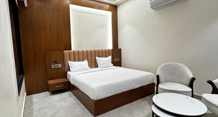 Hotel M STAYZ Sirsa Room Type - Deluxe Room