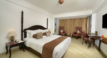 EllBee Ganga View Room Type - Deluxe Room, 1 King Bed, Bathtub (No View)