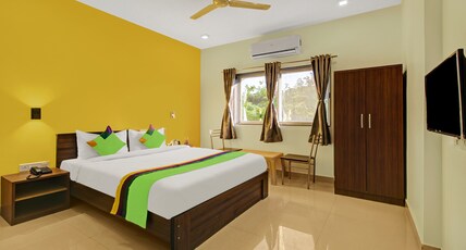Treebo La Paradise With Swimming Pool Room Type - Deluxe Family Room