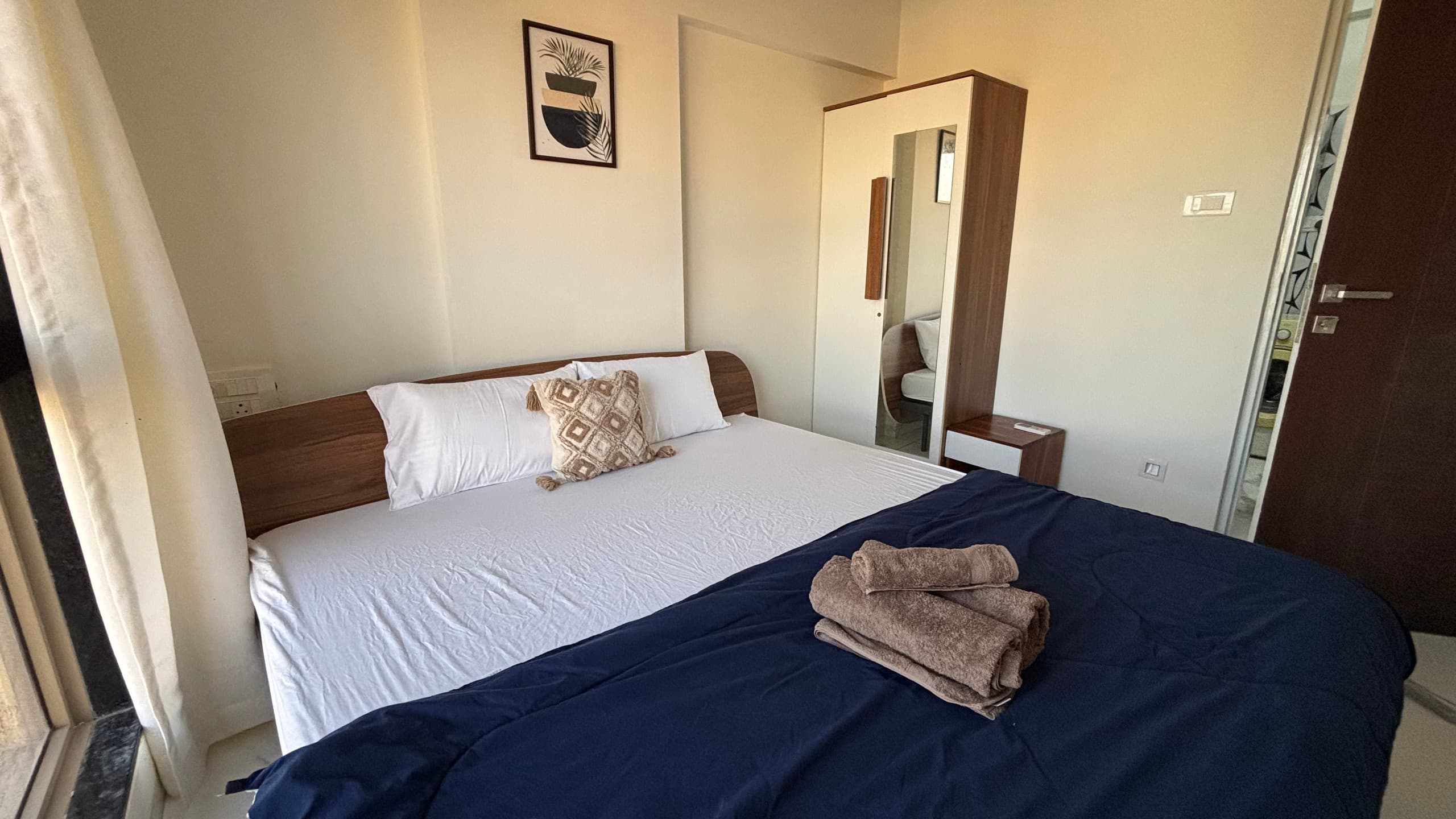 NEW Executive loft 1 BHK in BKC/JIO - Tap to explore photos
