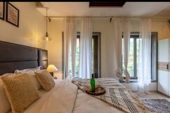 Address of VILLA ZORBA