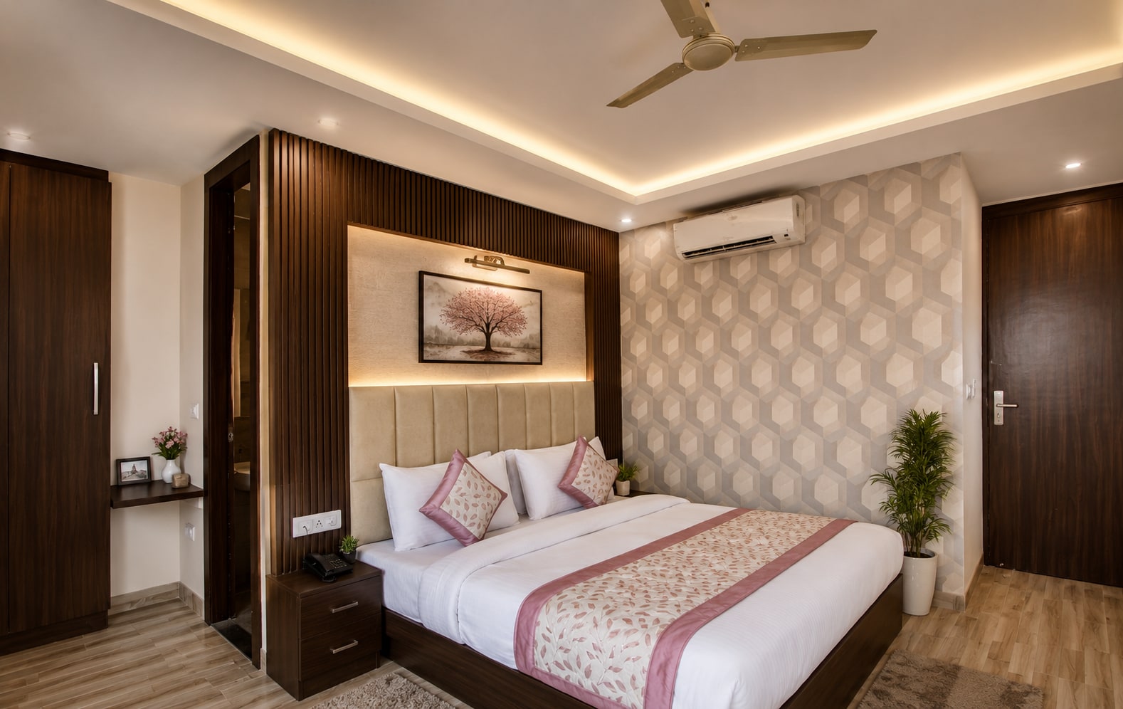 Hotel HSP Suites - Tap to explore photos