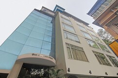Dee Empresa Hotel