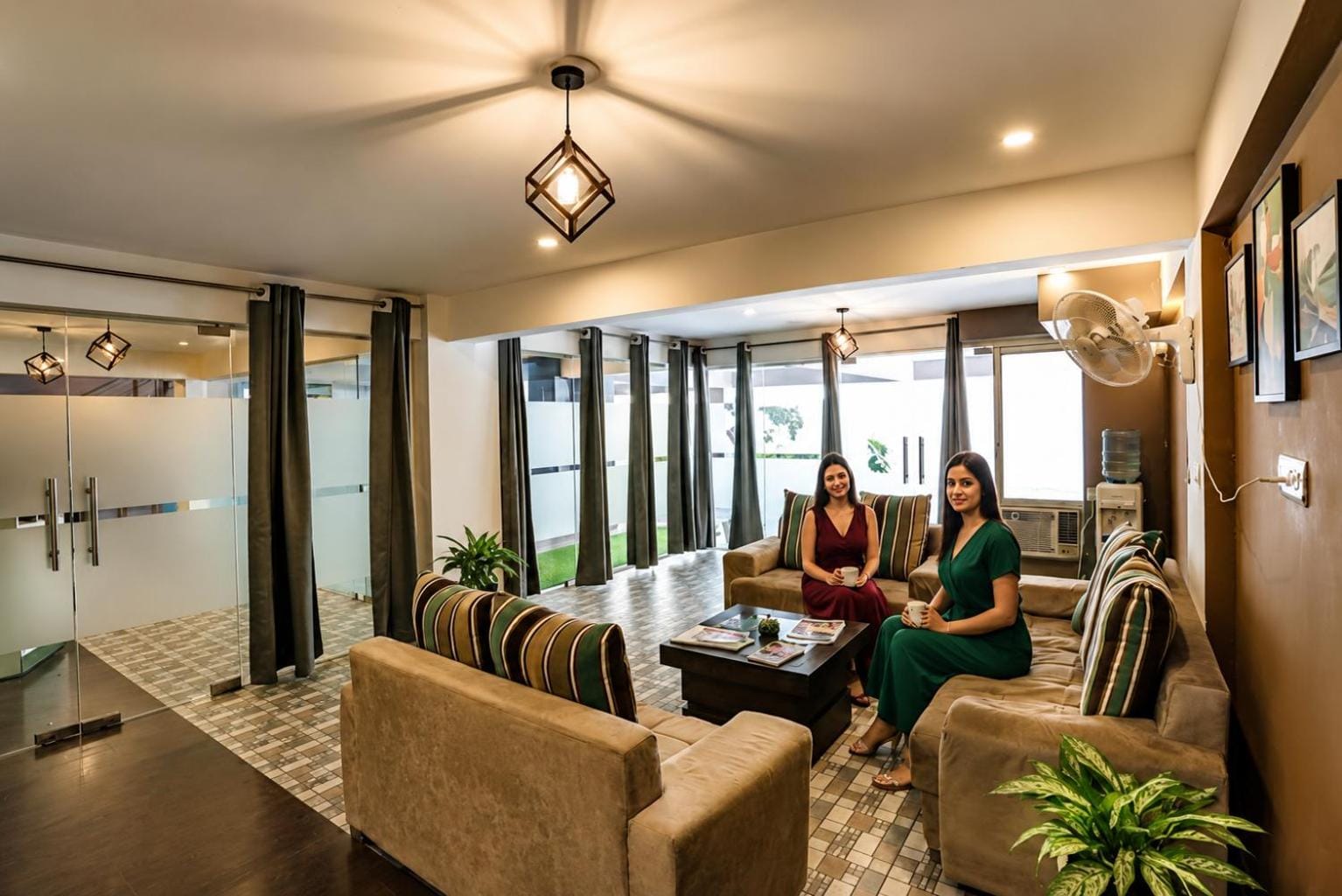 Sky Rise Inn Near Medanta - The Medicity, Gurugram - Tap to explore photos