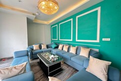 Royal Castle Apartment