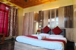 AINOOR COTTAGE ENTIRE 4BR COTTAGE NEAR DAL LAKE