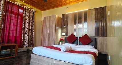Ainoor Cottage | A Minute Walk to Dal Lake Room Type - Standard Room 1