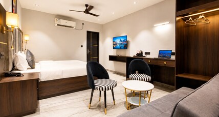 Hotel Jewels Room Type - Premium Triple Room