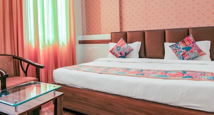 Hotel Shivaay Grand ( 5min walk to Golden Temple ) Room Type - DELUXE Hotel Shivaay Grand ( 5min walk to Golden Temple ) Room Type - DELUXE