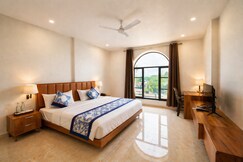 Address of Hotel Golden Retreat - At Anand Railway Station