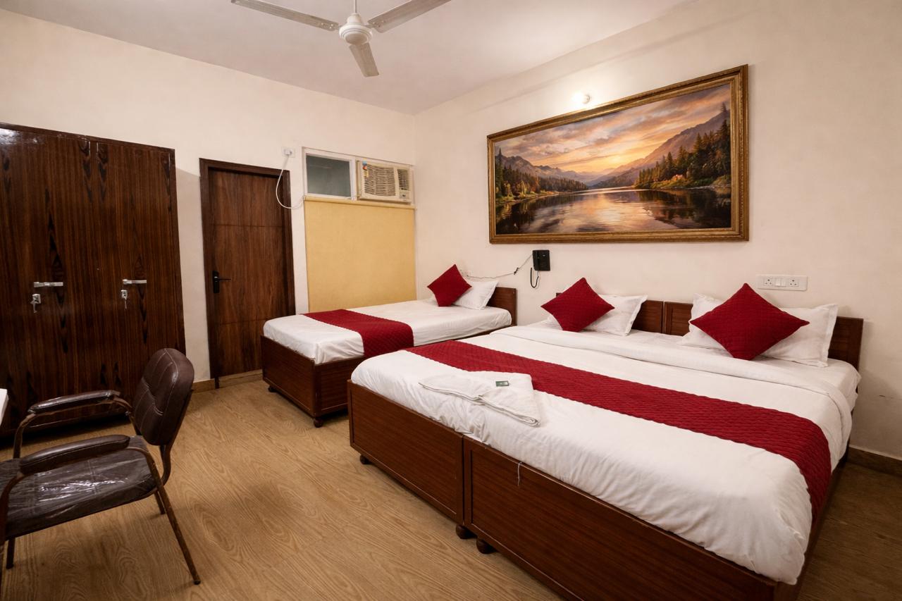 Cozi inn - Tap to explore photos