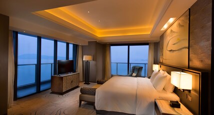 Hilton Zhoushan Room Type - EXECUTIVE DELUXE SUITE