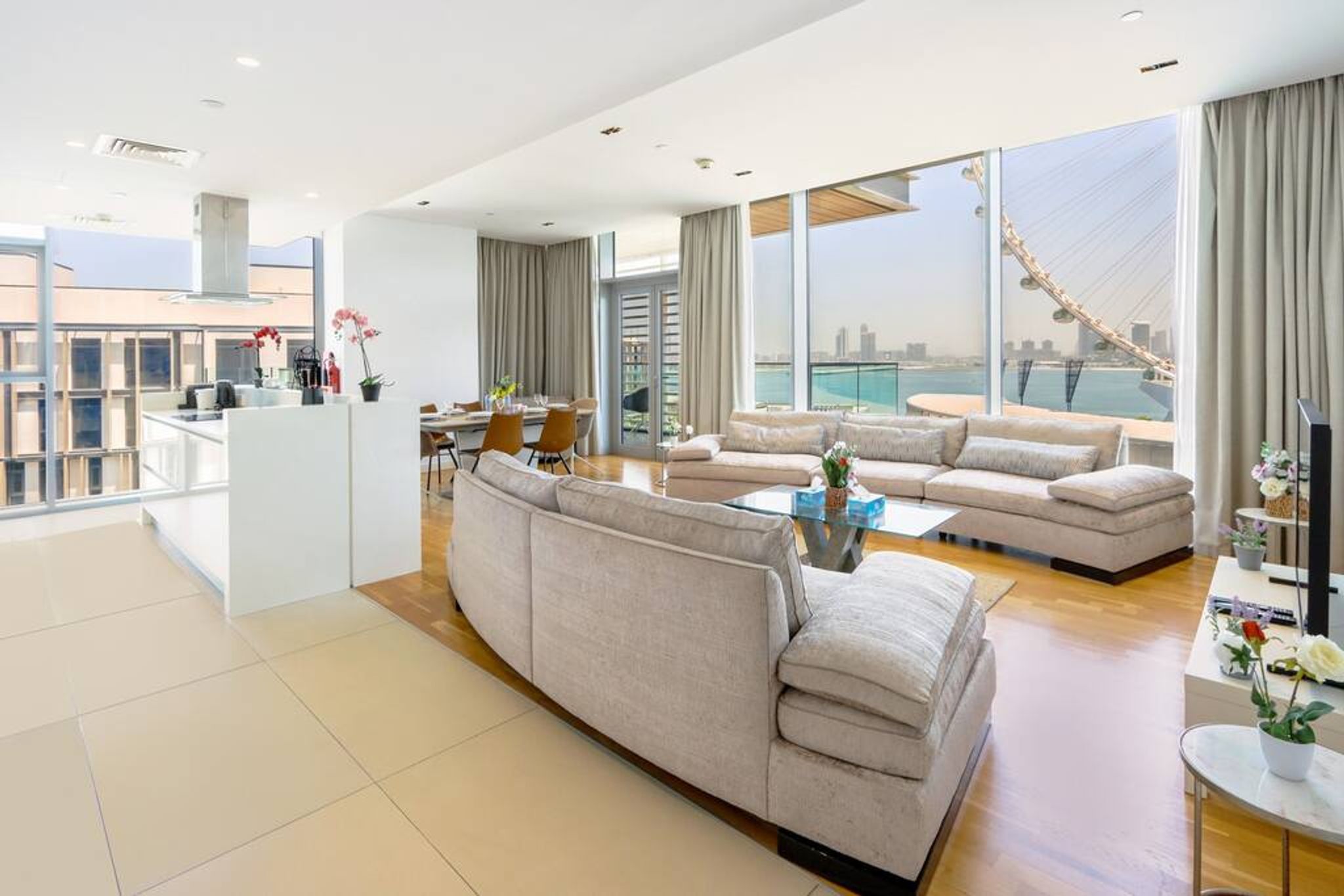 ELIVAAS Curated Prime 3BR-1 Suite w/Full Ain Dubai View - Tap to explore photos